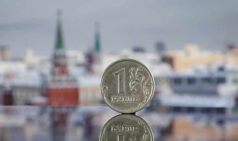 Проще полностью прекратить торговлю с Россией, а затем ввести исключения