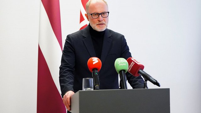 Sprūds no amata atkāpies, lai pasargātu NBS no ieraušanas politiskā kampaņā