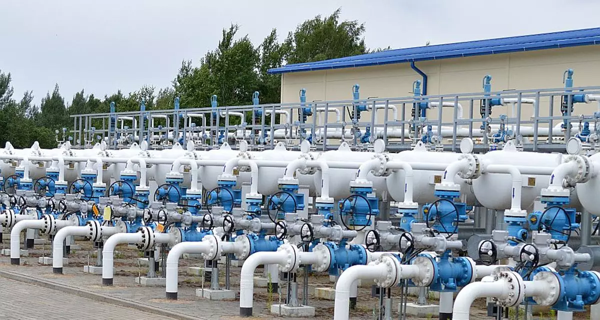 Поставки газа из России остановлены, но на Латвию это не повлияет