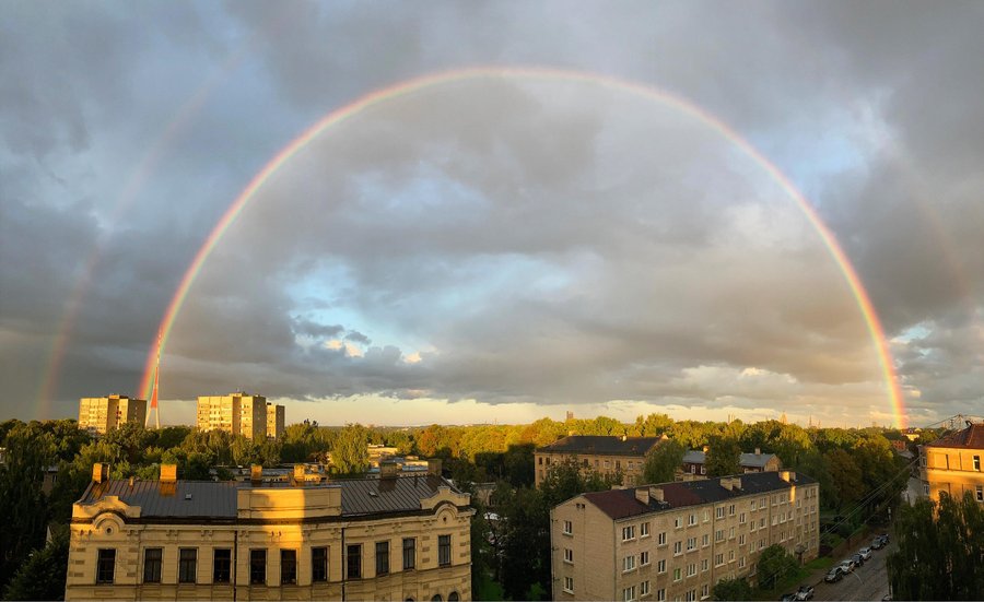 Солнце и дождь