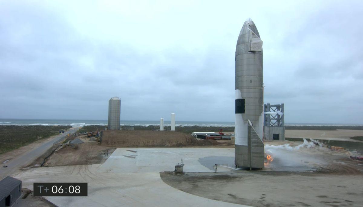 Прототип корабля Starship SN15 успешно приземлился в Техасе