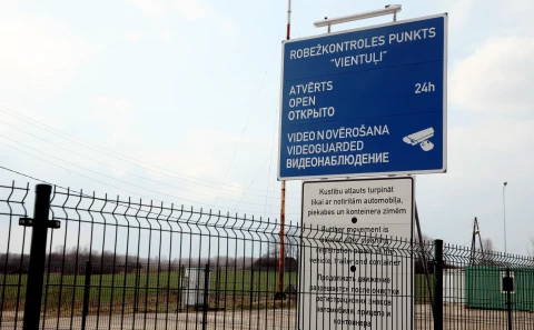 Украинским гражданам разрешат въезжать в Россию по суше из ЕС только через пункт пограничного контроля "Виентули"