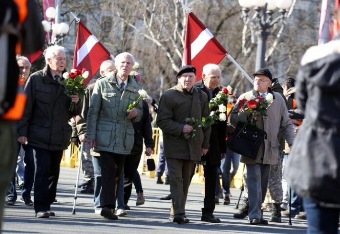Шествие легионеров собрало несколько сотен человек (дополнено 12:30) Шествие легионеров собрало несколько сотен человек (дополнено 12:30)