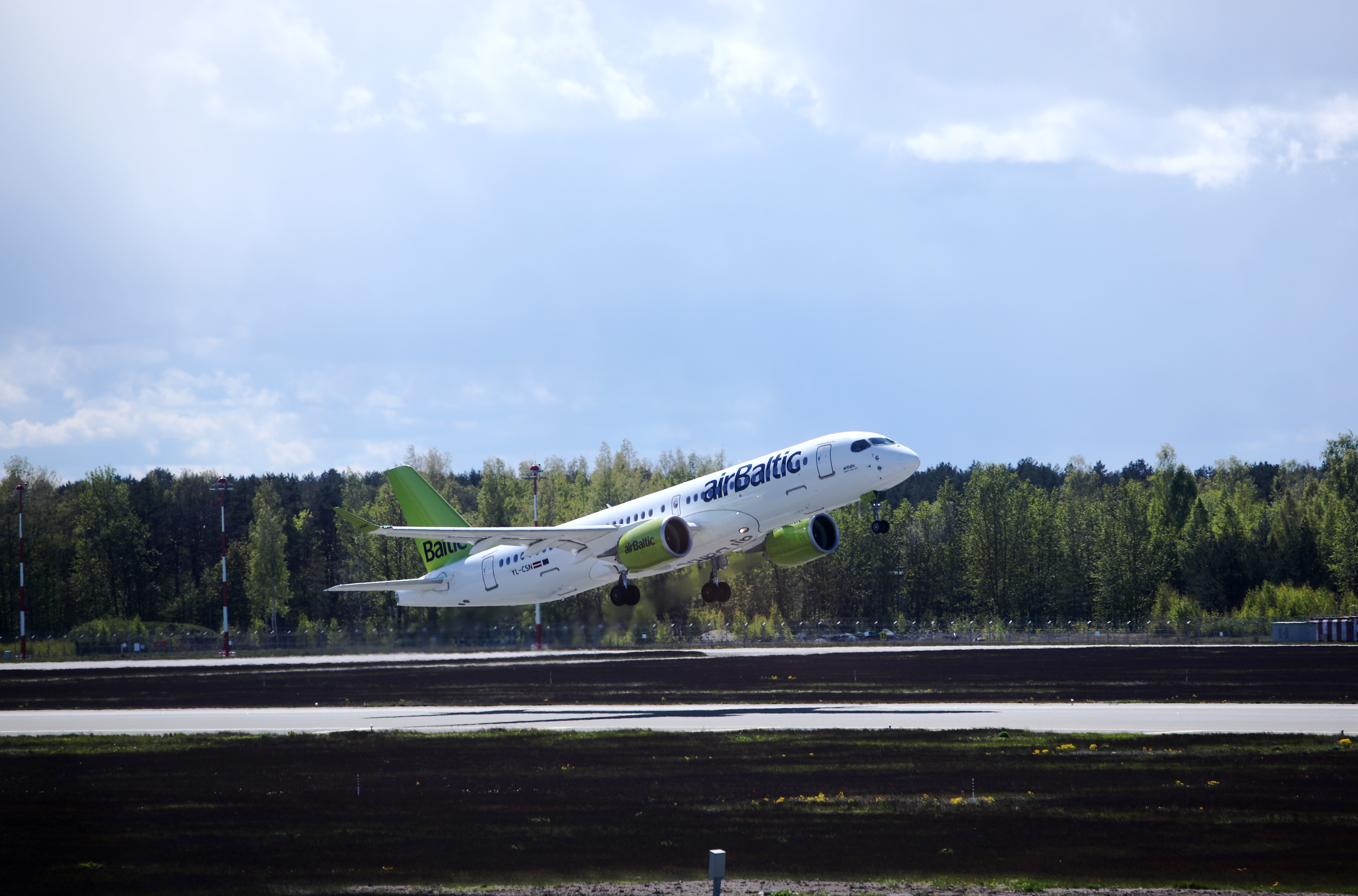 "airBaltic" jūnijā sāks lidojumus uz Edinburgu