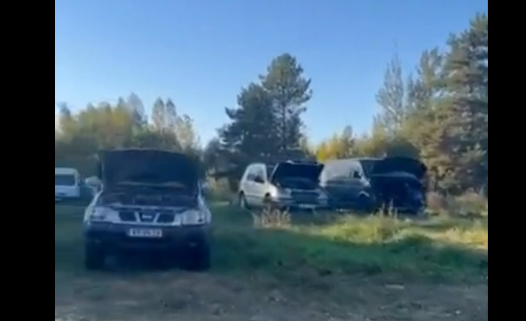 В Яунмарупе обокрали автомобили, предназначенные для защитников Украины