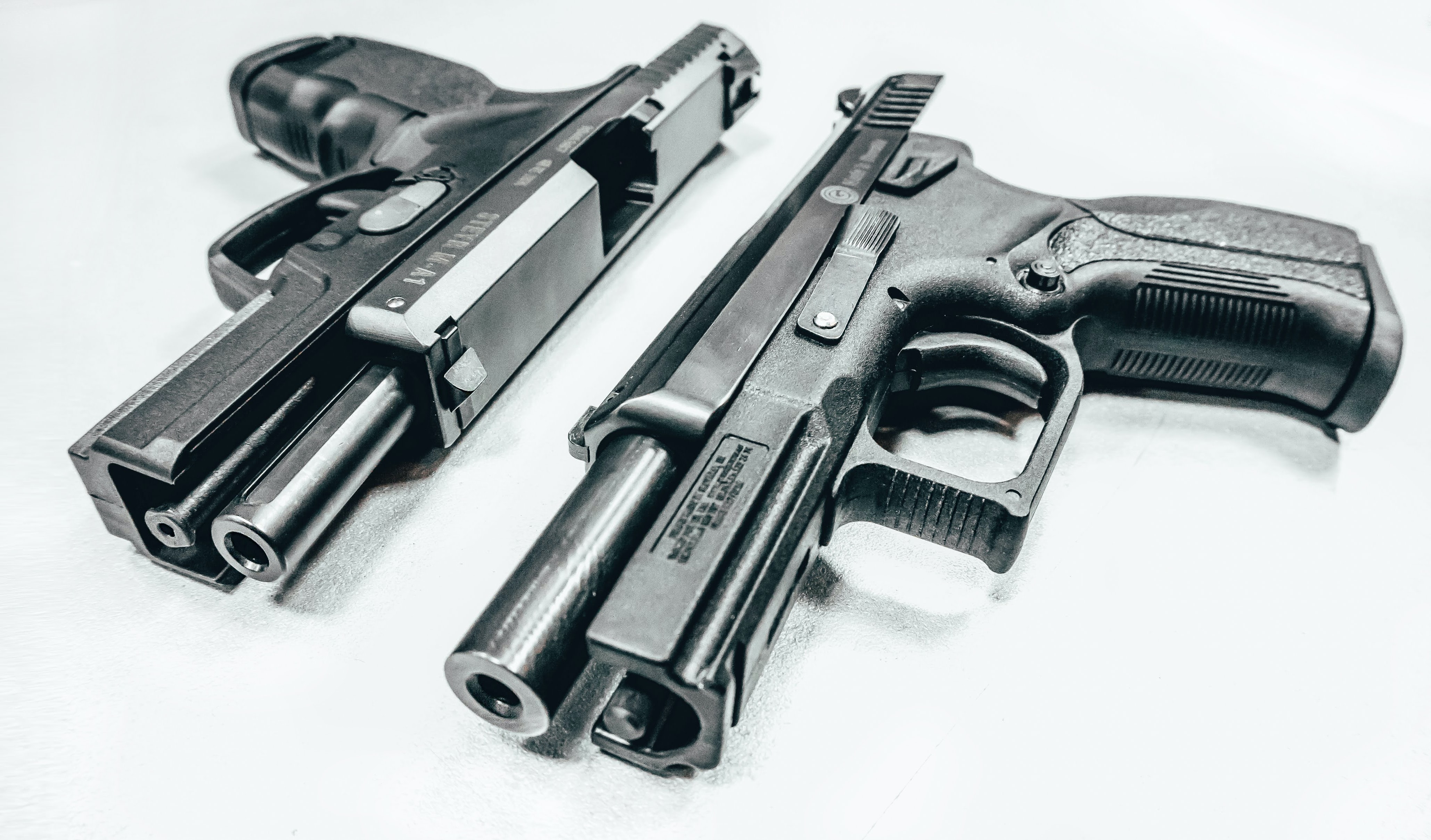 Čehijas ieroču ražotājs iegādāsies ASV ieroču ražošanas uzņēmumu "Colt"