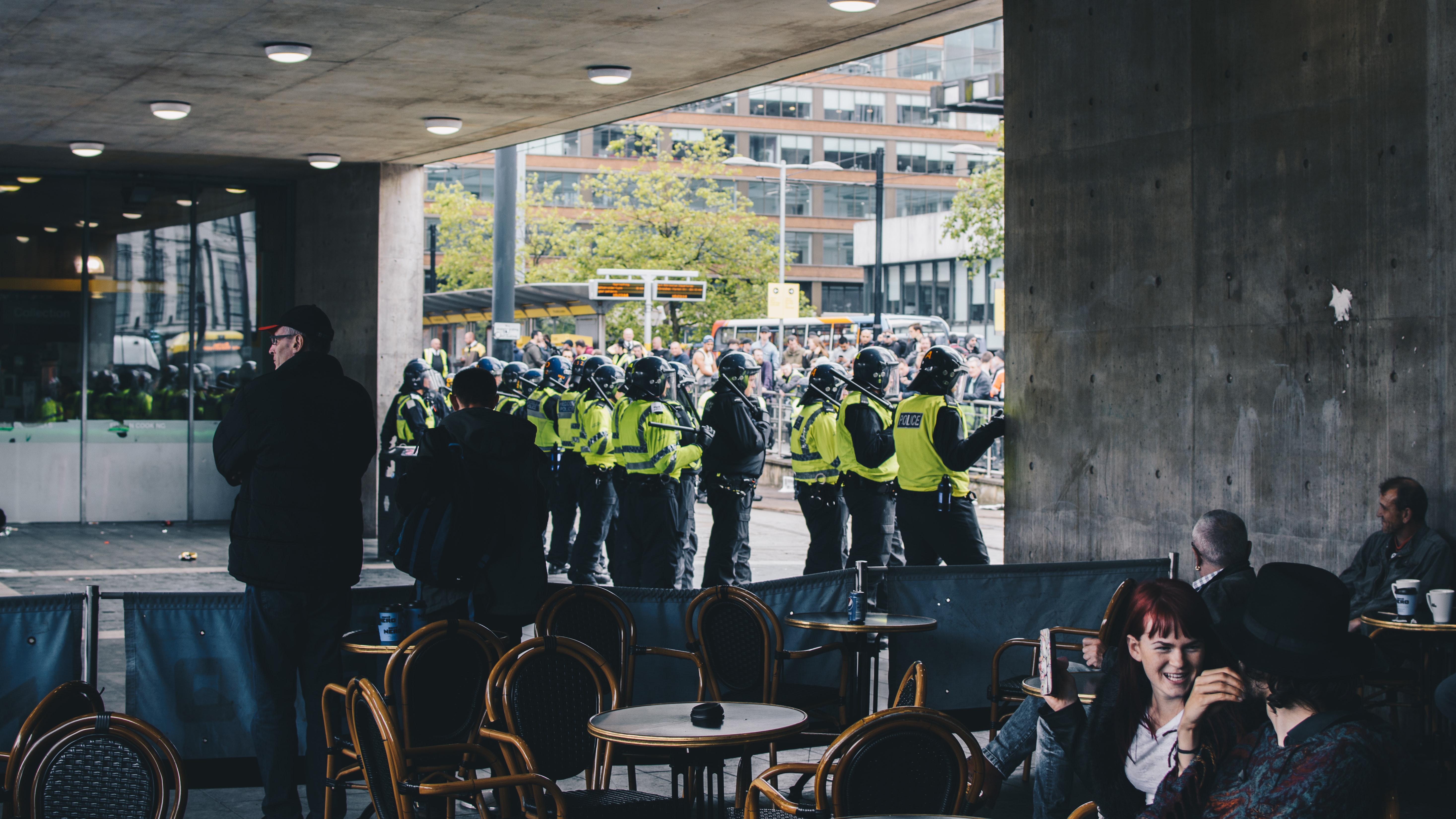 Londonā protestu laikā pret karantīnas ierobežojumiem aizturēti 150 demonstranti