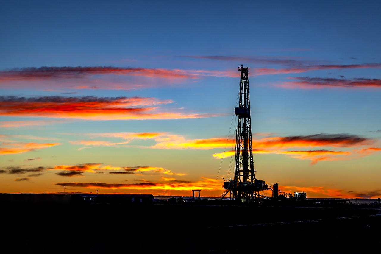 Нефть дешевеет в ходе торгов
