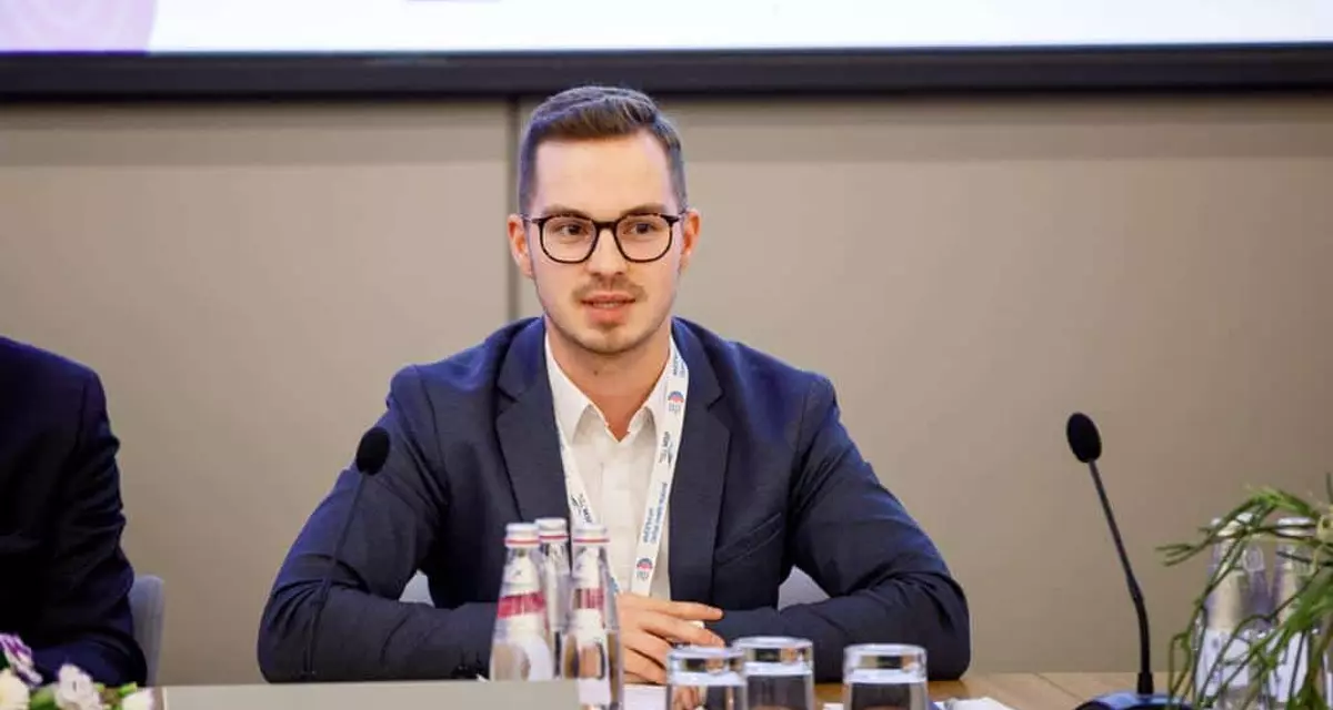 Плешс: Даугавпилсская дума обязалась демонтировать советские памятники в предусмотренный законом срок