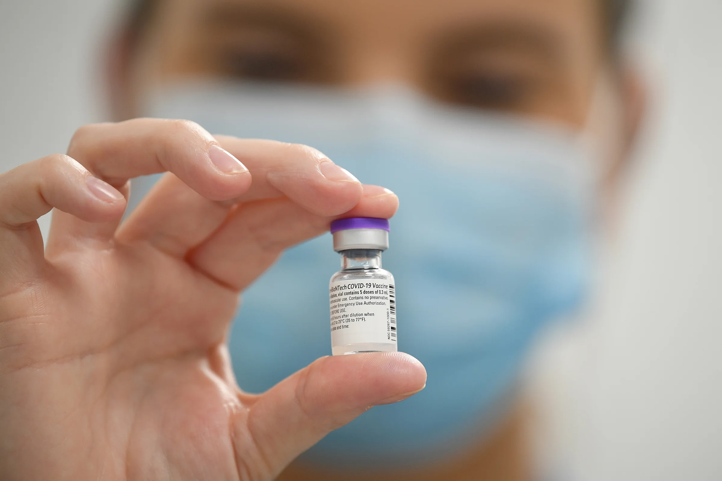Израиль заявил о редких случаях миокардита после вакцины Pfizer у мужчин