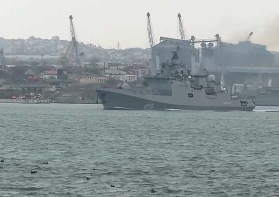 Более 30 кораблей Черноморского флота вышли на учения по обороне Крыма Более 30 кораблей Черноморского флота вышли на учения по обороне Крыма