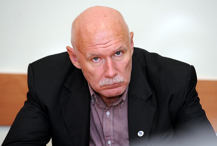 Апинис: правительство Латвии - самая большая проблема Латвии