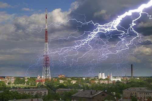 Внимание! До 18.00 над Ригой может разразиться гроза с сильным ветром Внимание! До 18.00 над Ригой может разразиться гроза с сильным ветром