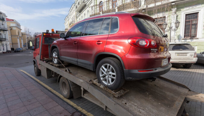 В Латвии повреждены три украинских автомобиля (уточнено) В Латвии повреждены три украинских автомобиля (уточнено)