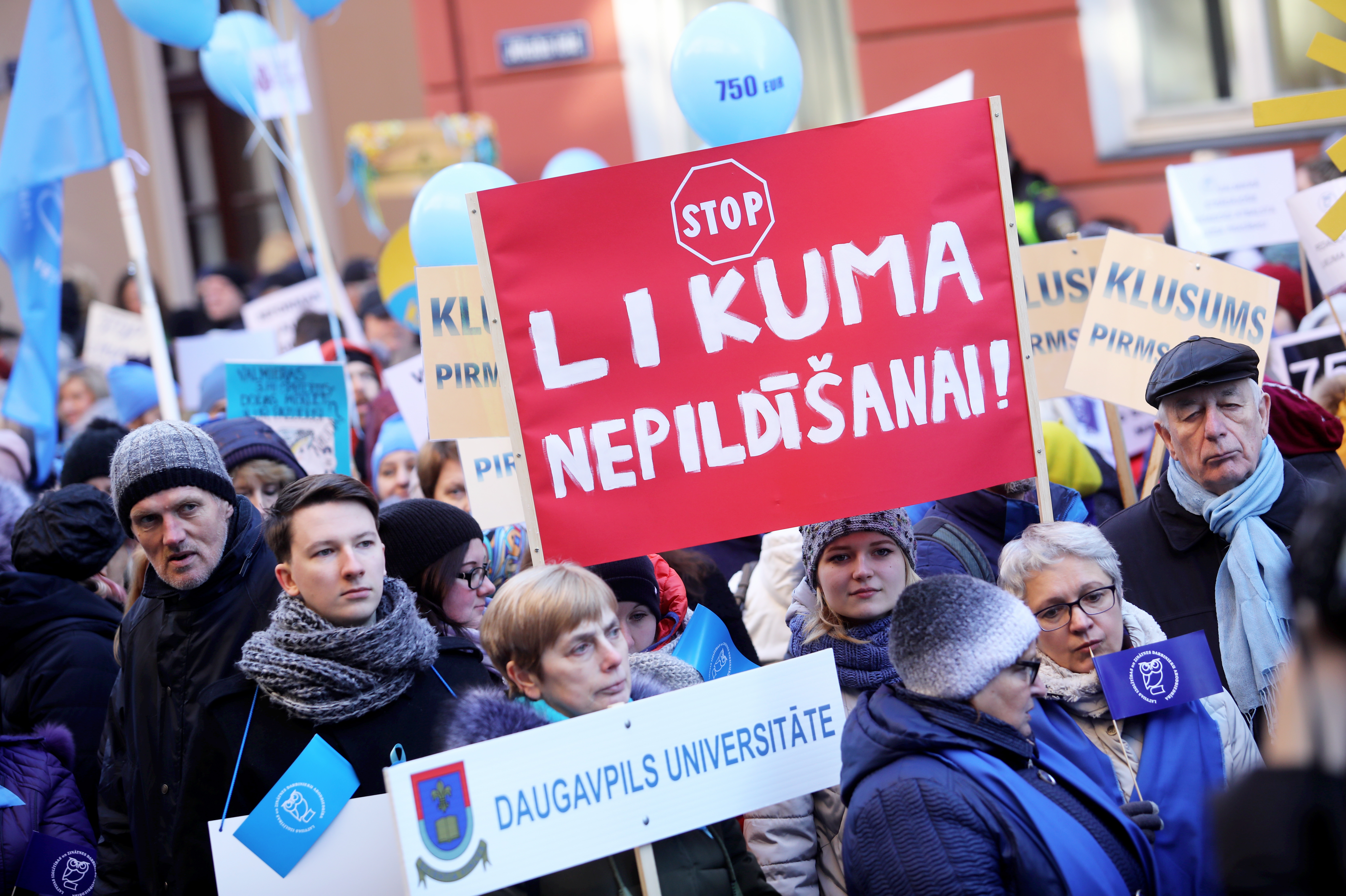 Учителя обещают новые акции протеста в сентябре Учителя обещают новые акции протеста в сентябре