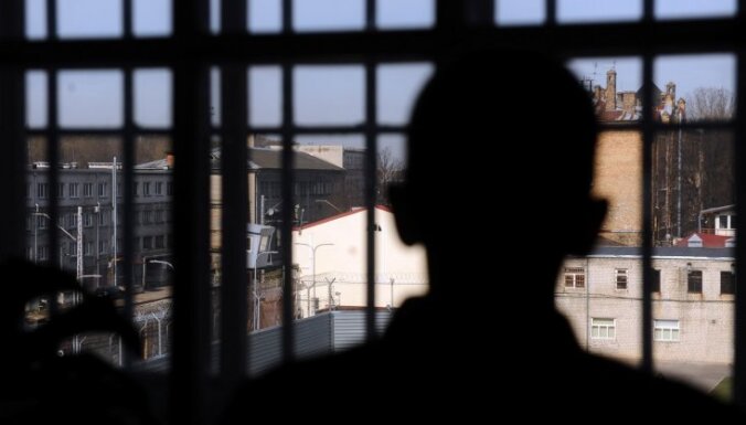 Заключенным снова разрешили принимать гостей и ходить в магазины