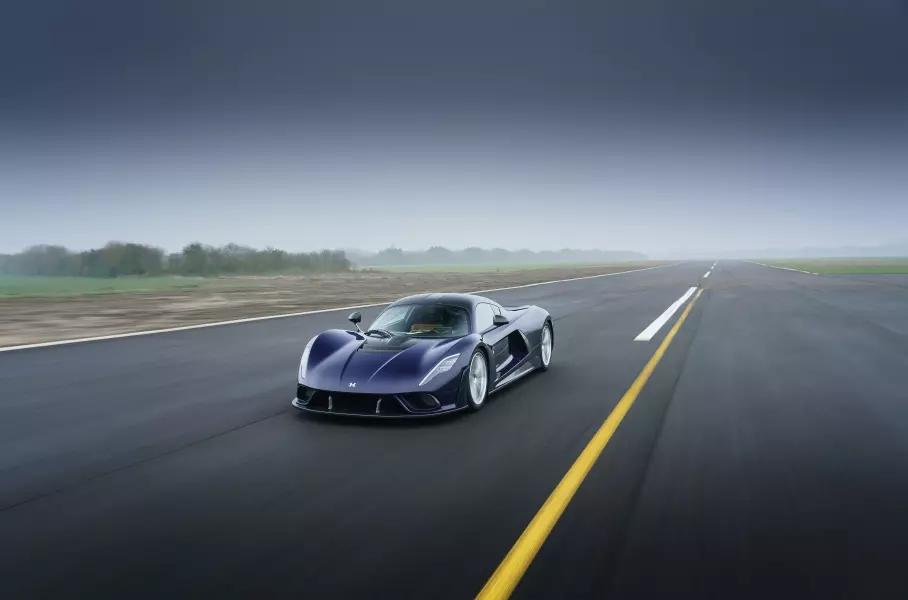 Гиперкар Hennessey Venom F5 = почти 1900 лошадиных сил Гиперкар Hennessey Venom F5 = почти 1900 лошадиных сил