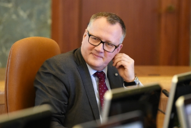 Ашераденс: правительство помогло всем и снижать налоги не будет