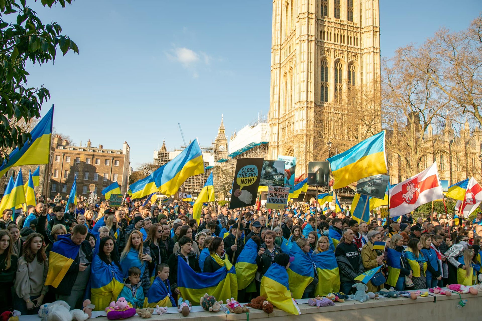 Украина просит Евросоюз не облагать ее беженцев налогом