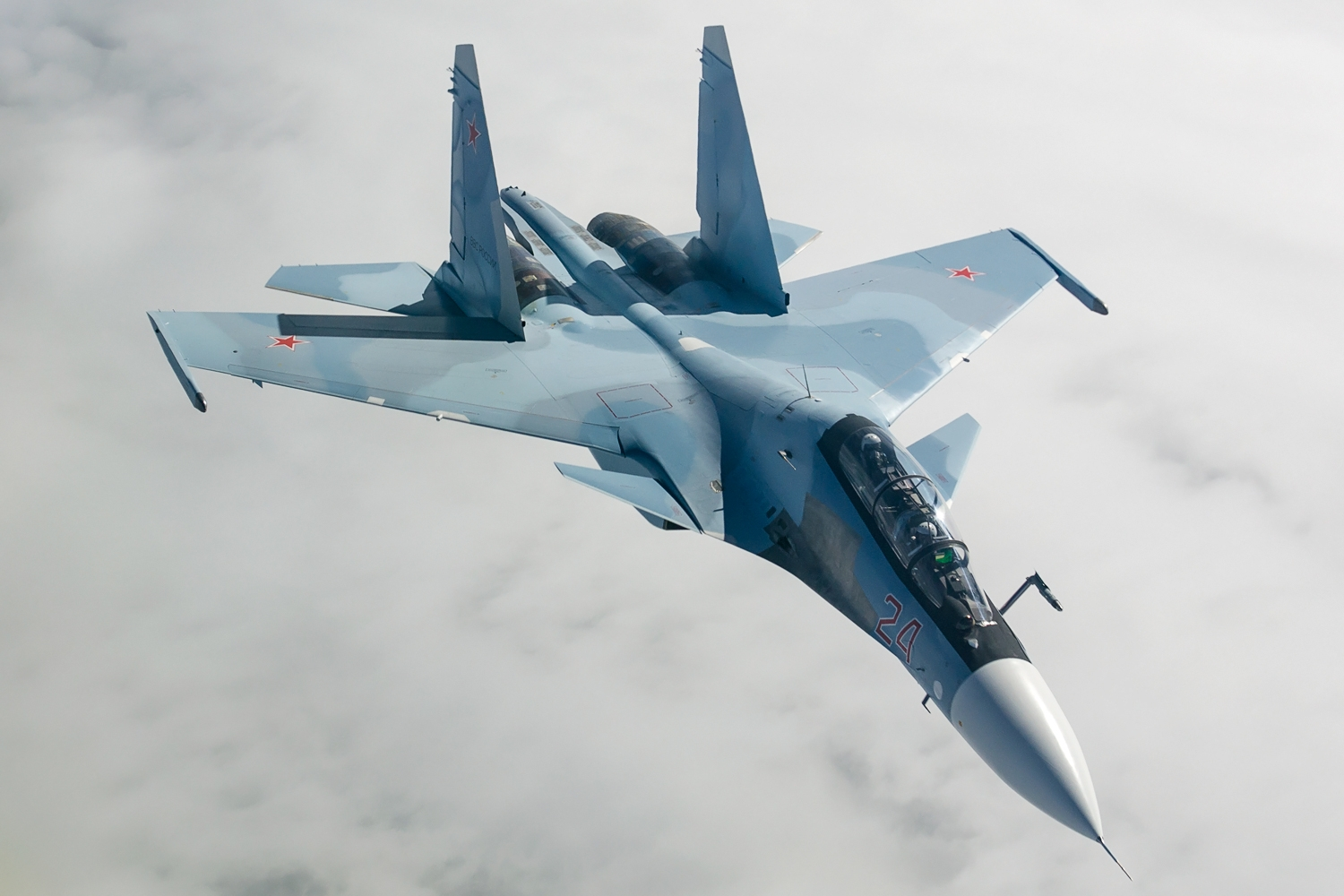 Истребитель Су-30 упал на частный дом по Иркутском. Оба пилота погибли Истребитель Су-30 упал на частный дом по Иркутском. Оба пилота погибли
