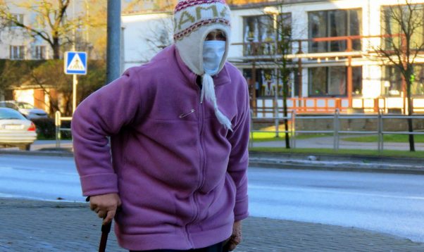 COVID-19: В Латвии 512 новых случаев, 14 человек умерли
