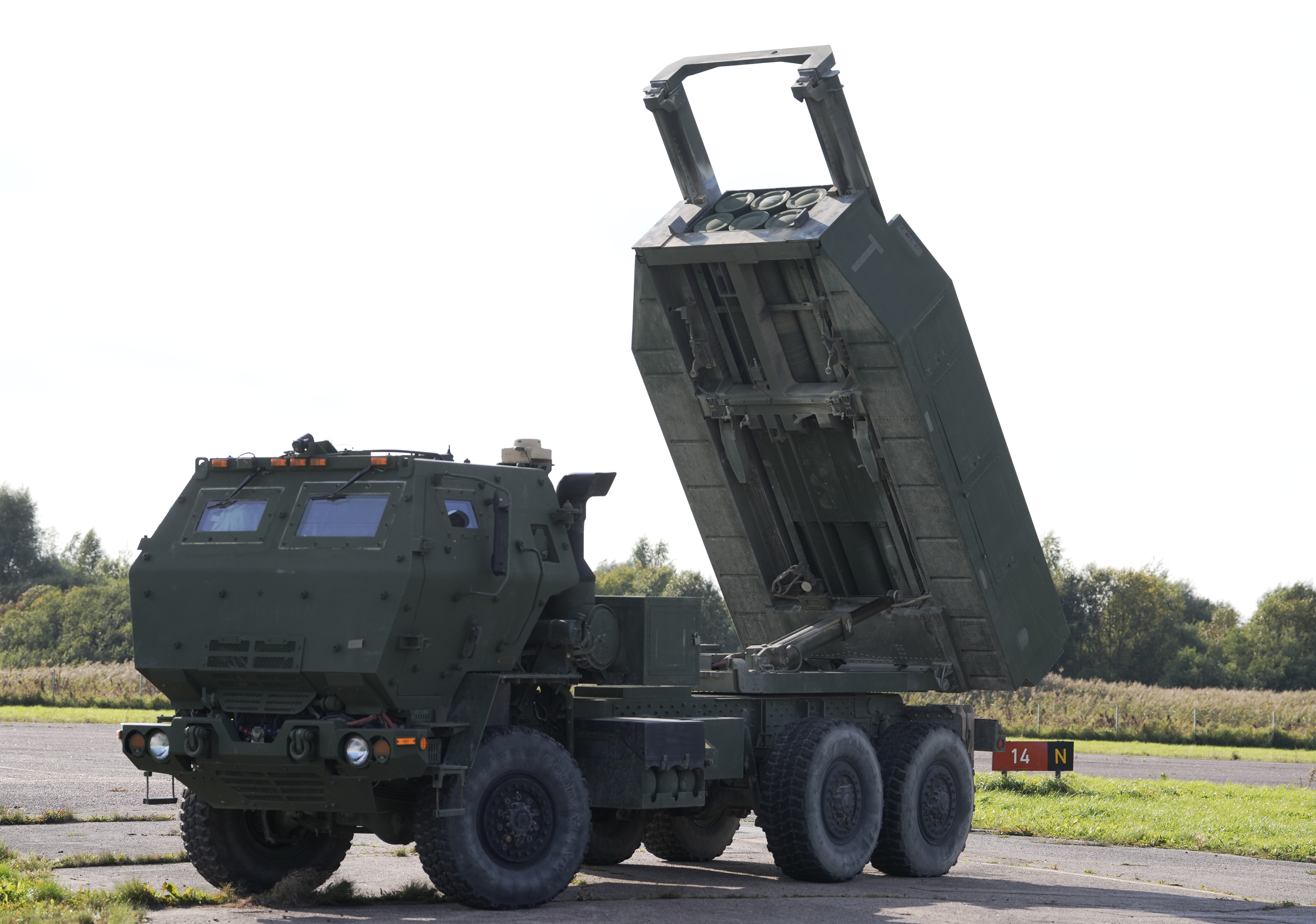 Латвия планирует закупить до 10 установок HIMARS