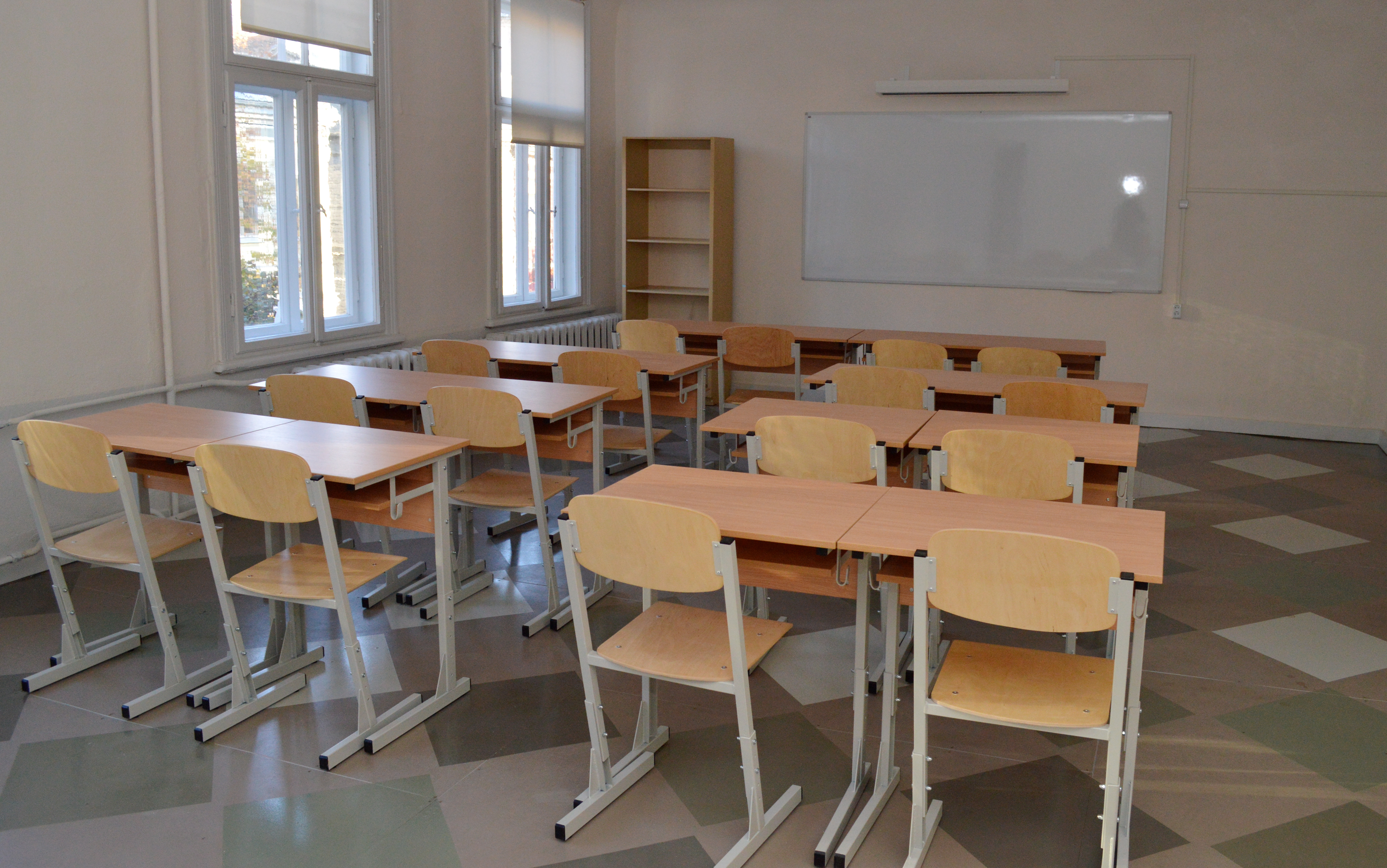 В Латвии II курс математики преподают только в 154 из 270 средних школ и гимназий
