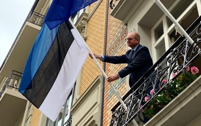 Эстония: эвакуировать свои посольства надо из России, а не Украины