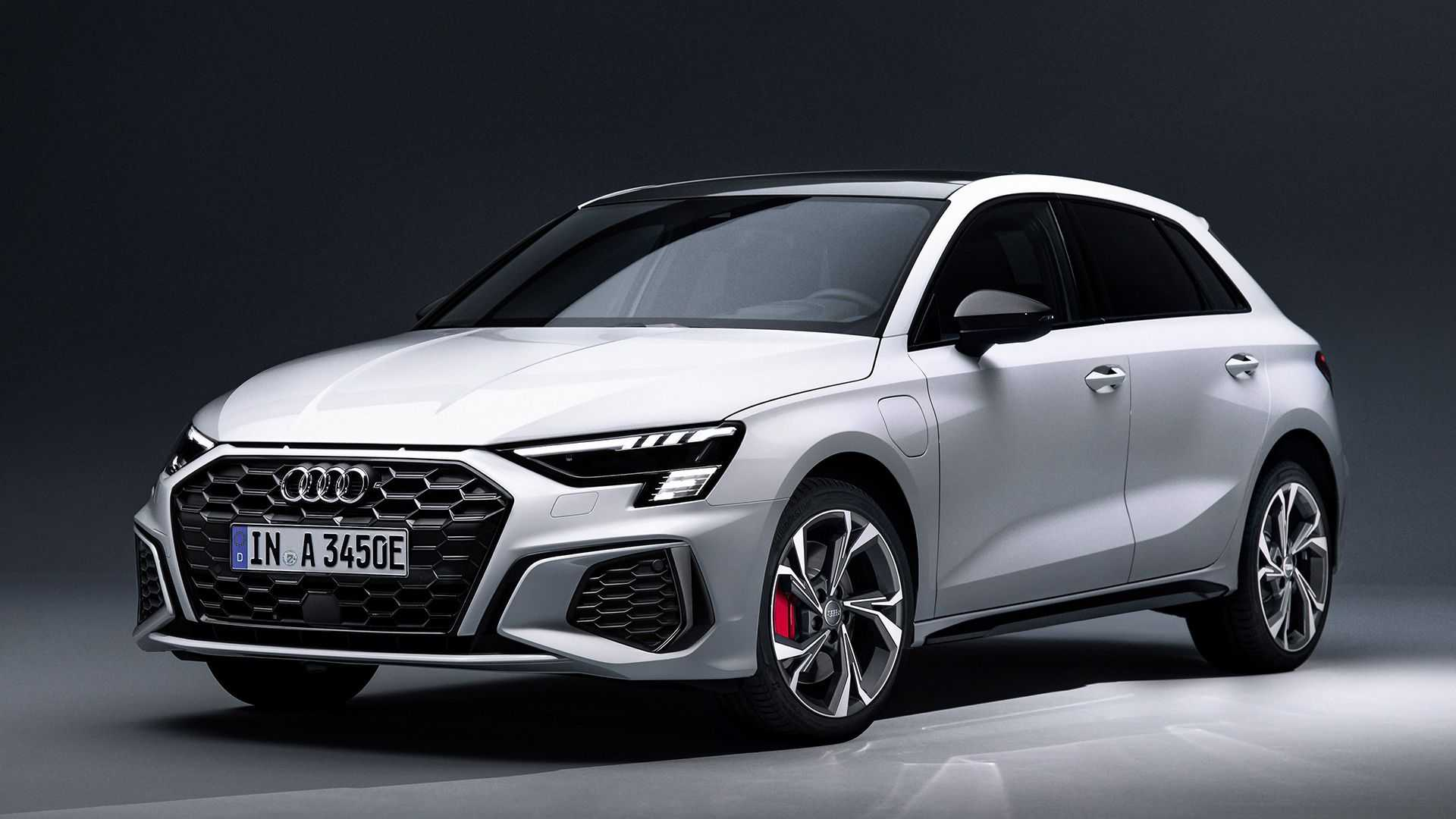 Audi Q3 переделался в экономичный гибрид