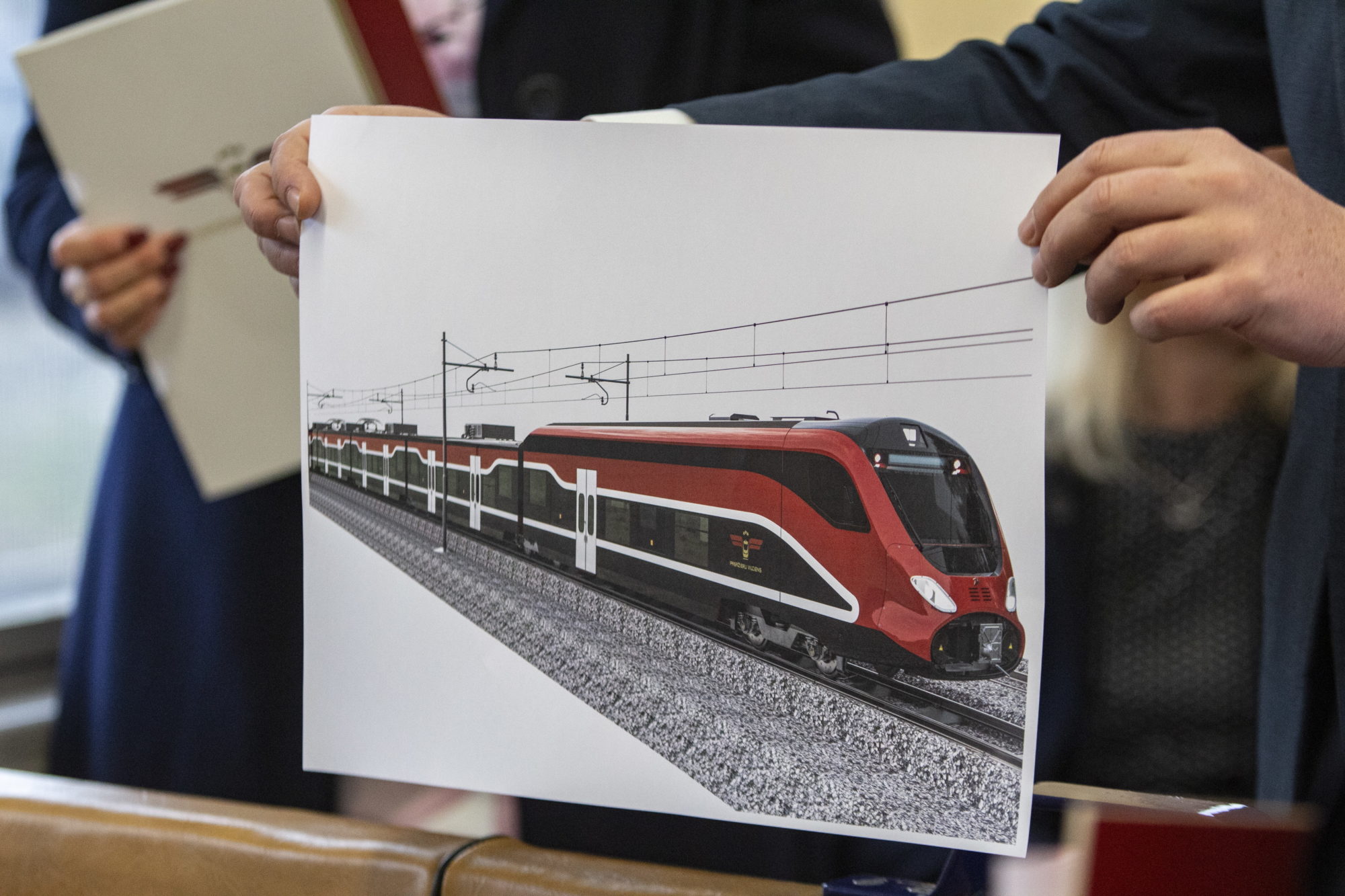 Линкайтс ознакомится с производством новых электропоездов для Латвии