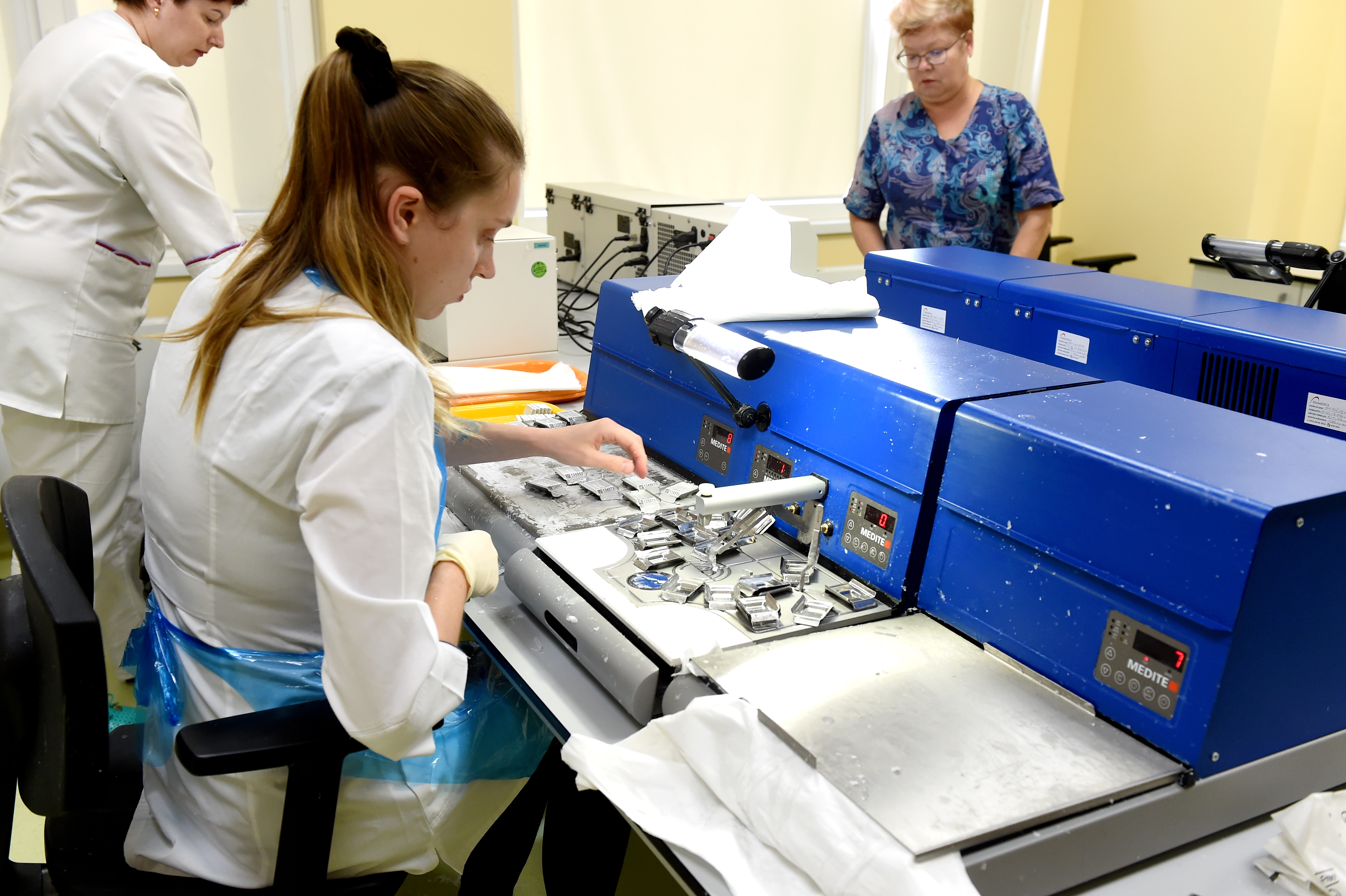 Pirmdien Latvijā reģistrēti 526 Covid-19 gadījumi un 10 sasirgušie miruši