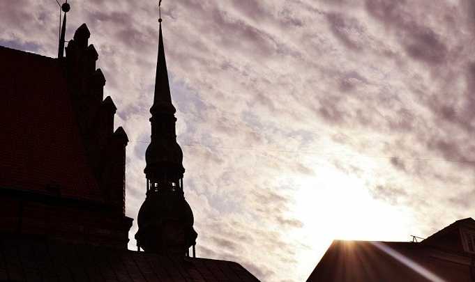В Риге станет темно и страшно: в столице планируют существенно уменьшить уличное освещение