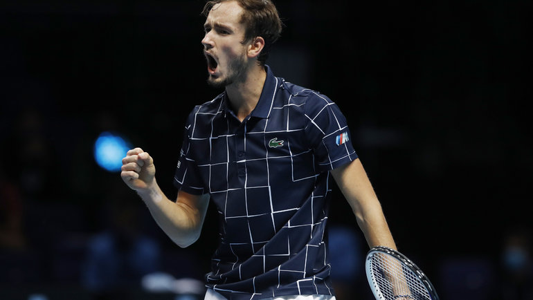 Медведев победил Джоковича во втором матче финала ATP