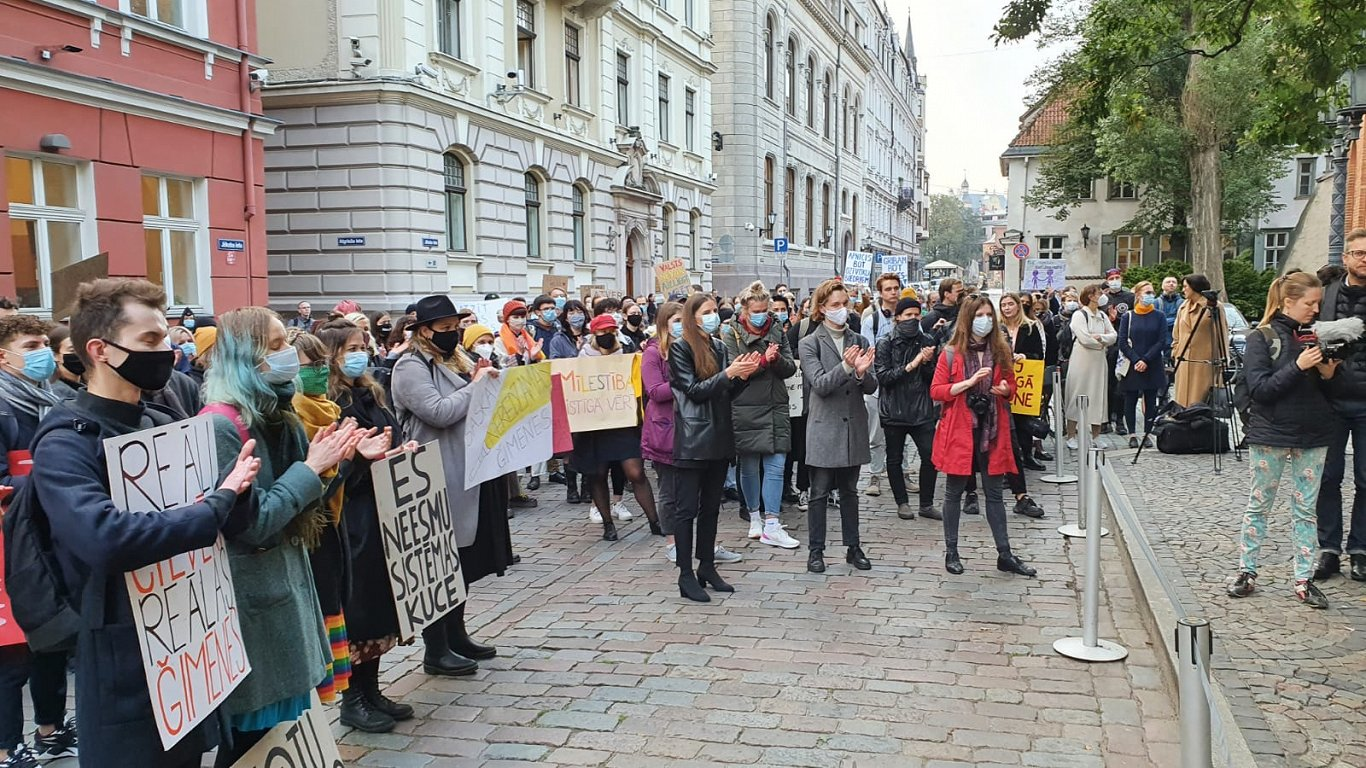 66% латвийцев не хотят видеть никого из действующих депутатов в новом Сейме