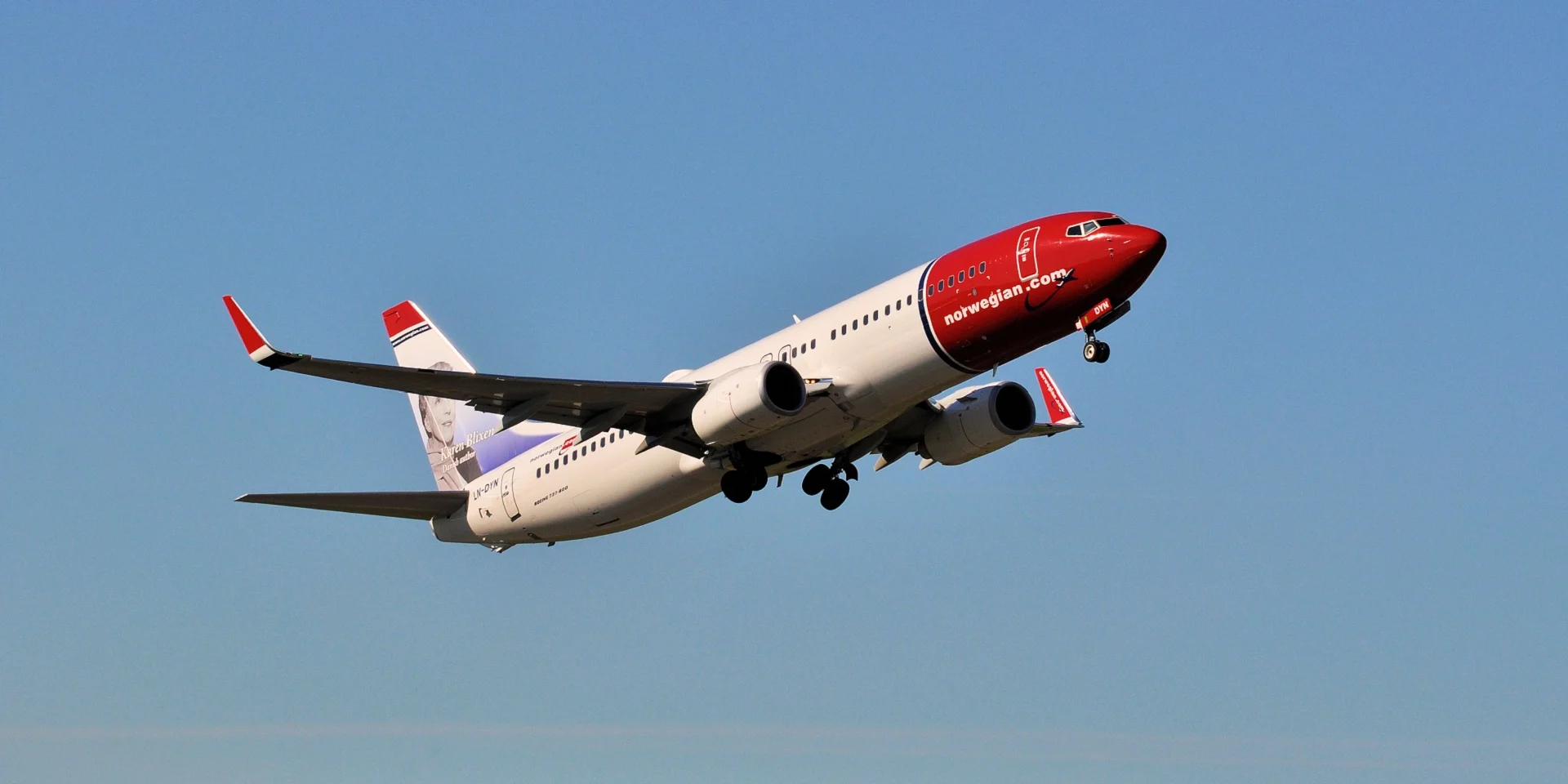 "Norwegian" летом начнет прямые рейсы из Риги в Гатвик, Аликанте и Сплит