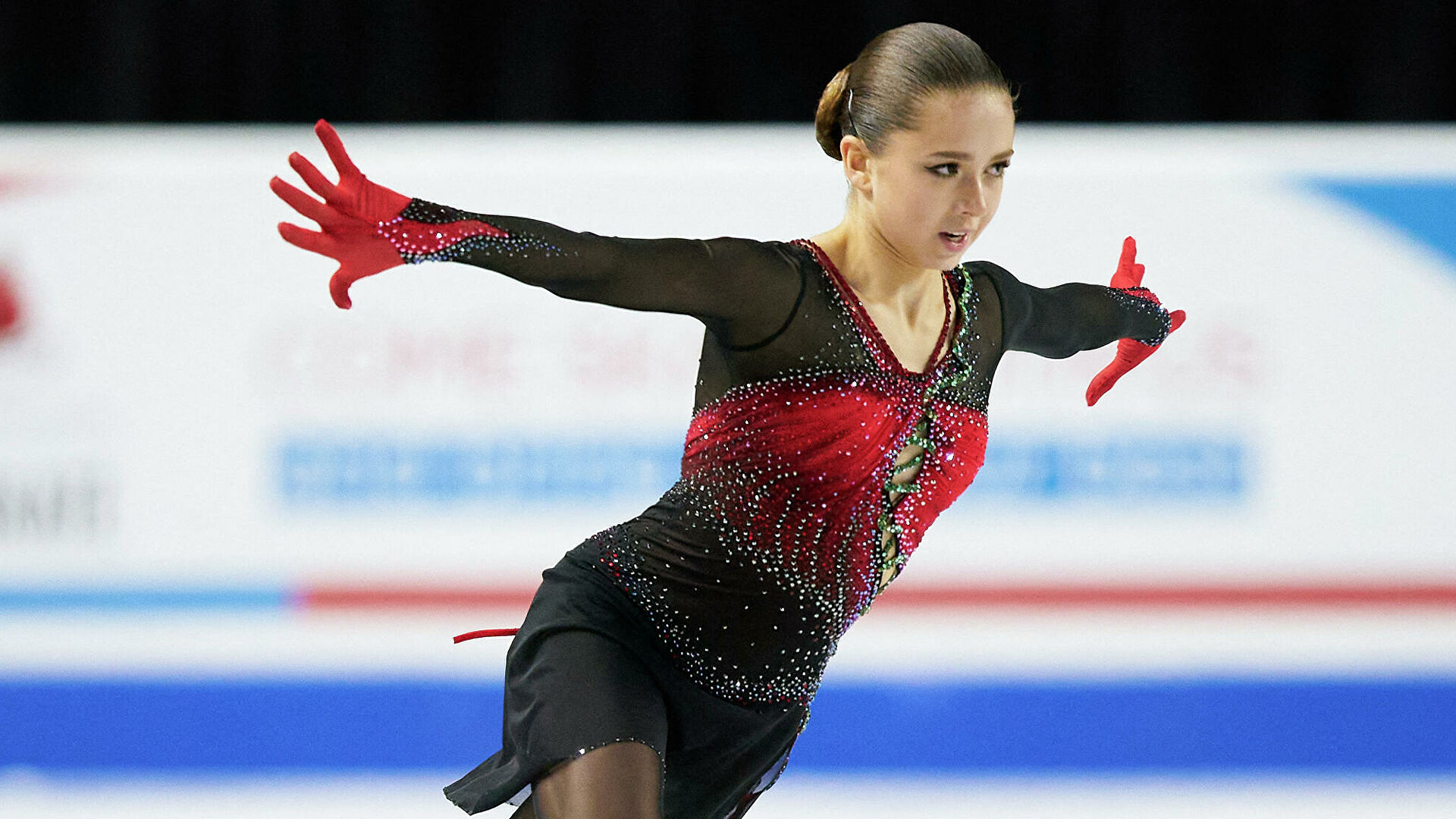 Валиева с мировым рекордом выиграла короткую программу чемпионата Европы