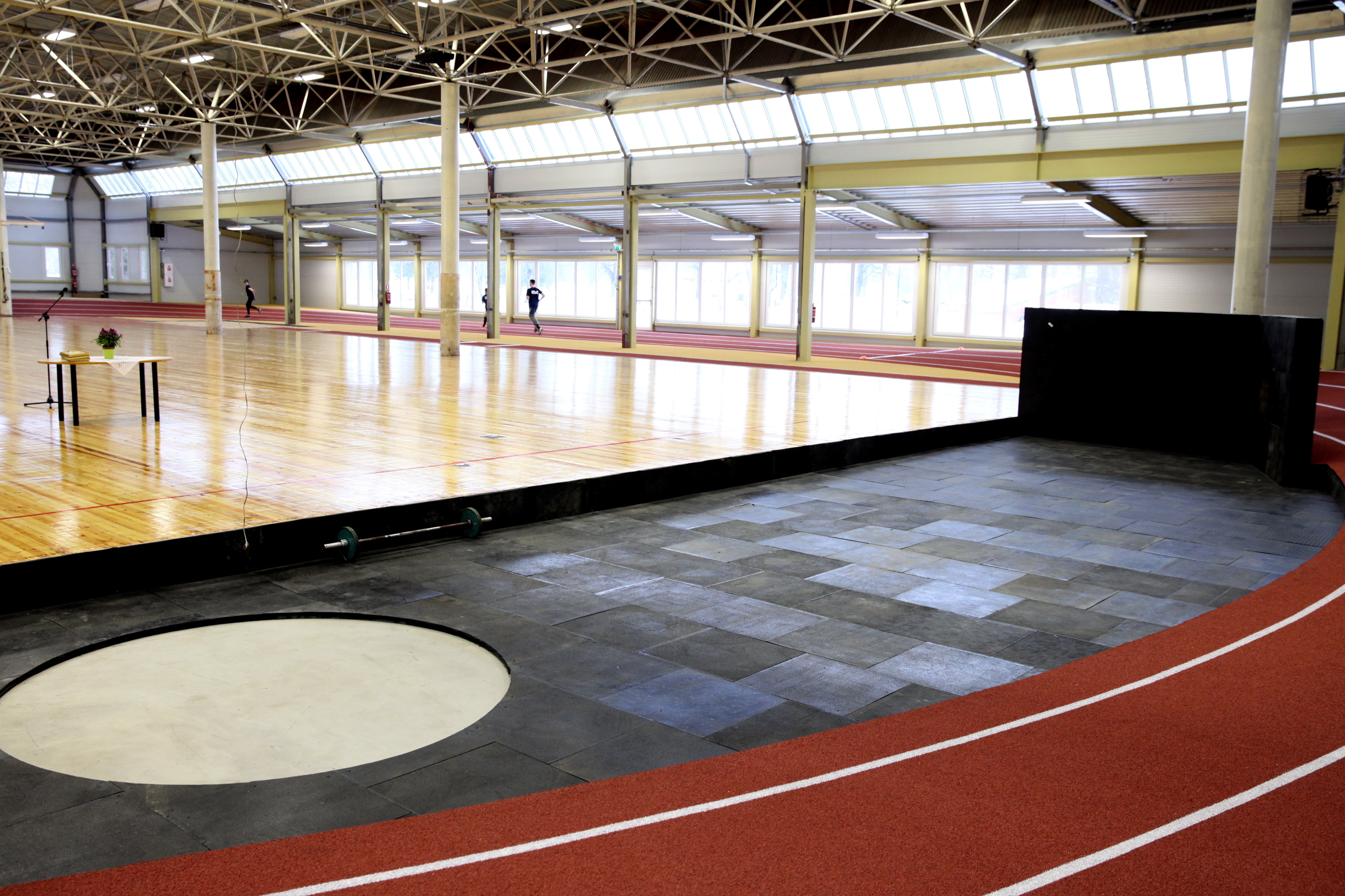 Privātās sporta halles norāda uz lielajām uzturēšanas izmaksām dīkstāves laikā