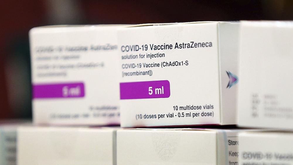 В Эстонии испортили 300 доз вакцины AstraZeneca при перевозке