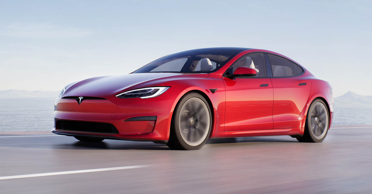 Хакер заполучил удаленный доступ к электрокарам Tesla по всему миру
