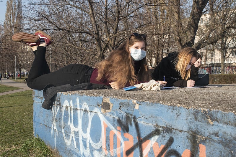 После Пасхи дети смогут учиться на улице. Если заболеваемость не вырастет (дополнено)