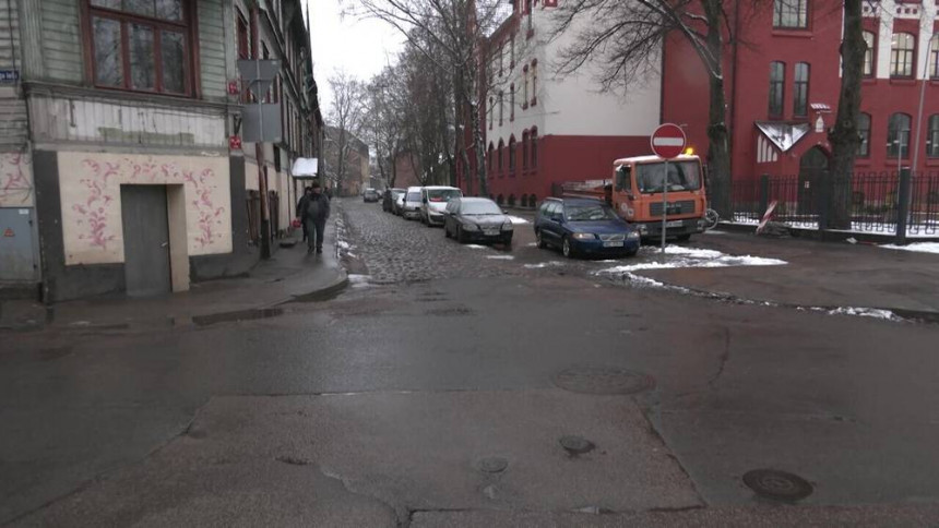 В Агенскалнсе у школы опасный для детей перекресток