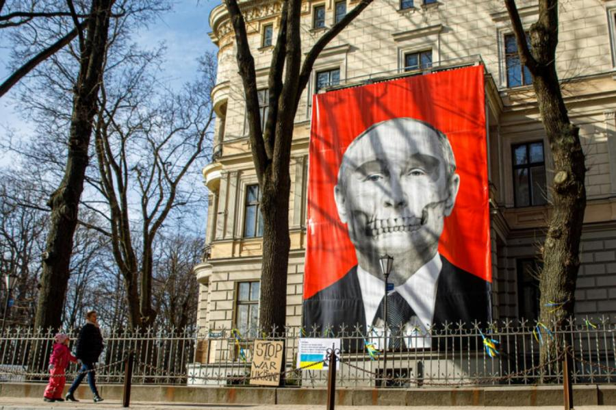 «Победу — Украине! Свободу — России!». Россияне и русские Латвии будут протестовать у посольства РФ