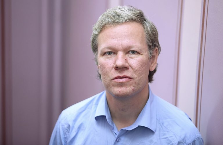 «У нас впереди от шести до восьми очень трудных недель», —  ученый Амбайниc