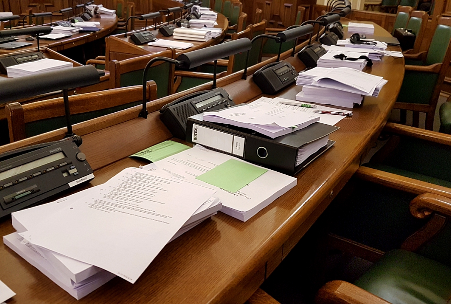 Время на дебаты сокращено уже в начале заседания по госбюджету