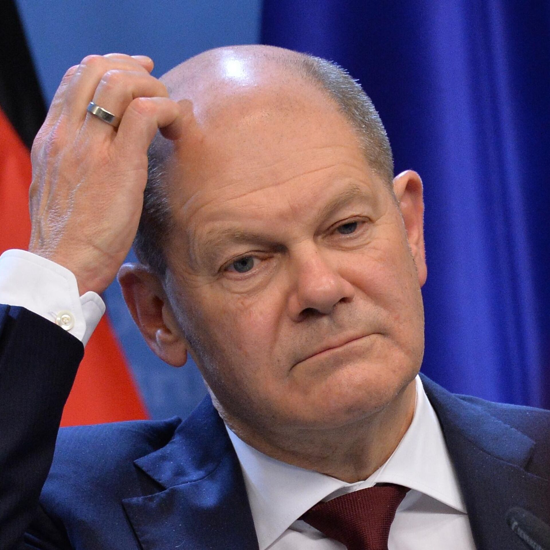 Германия: рейтинг Шольца упал до рекордно низкого уровня