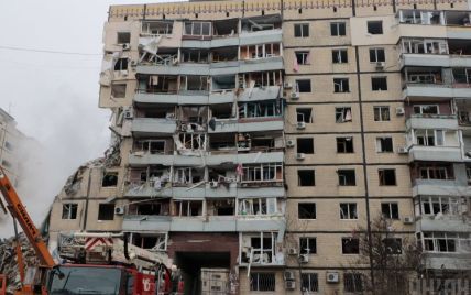 В руинах разбомбленной девятиэтажки в Днепре найден еще один погибший ребенок