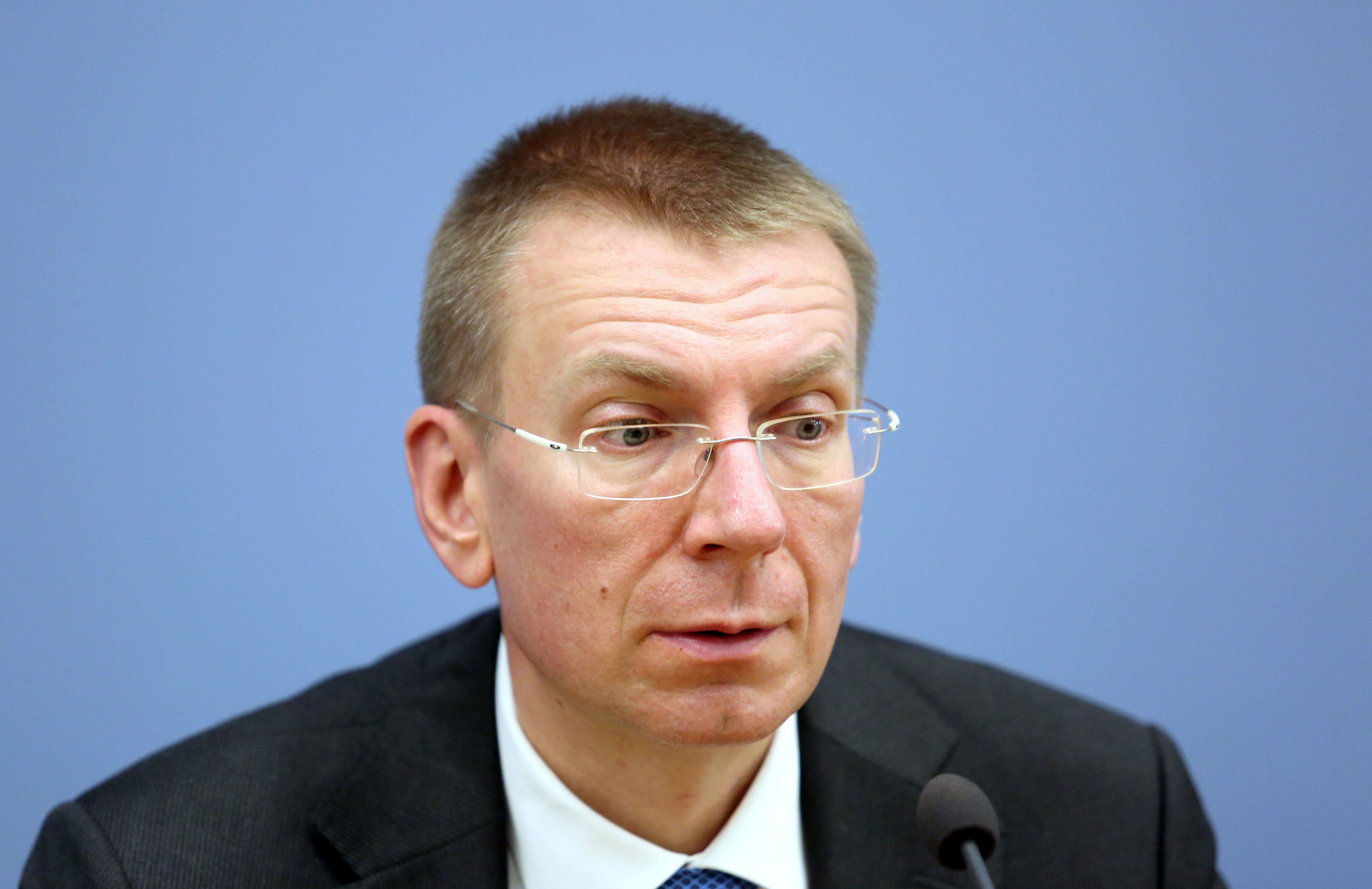 Министр иностранных дел отправляется в командировку в США Министр иностранных дел отправляется в командировку в США