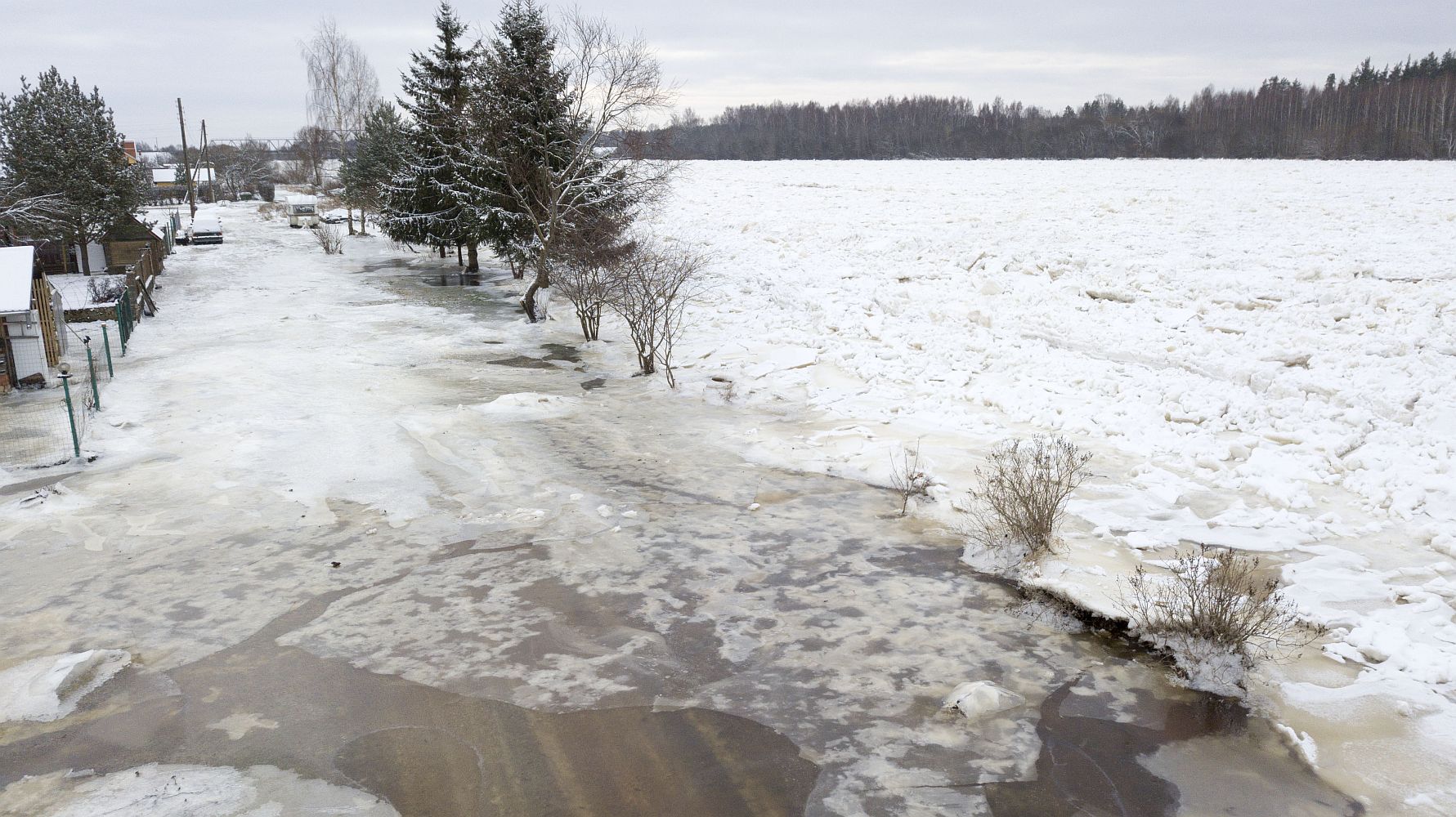 В Курземе и Земгале продолжается подъем уровня воды