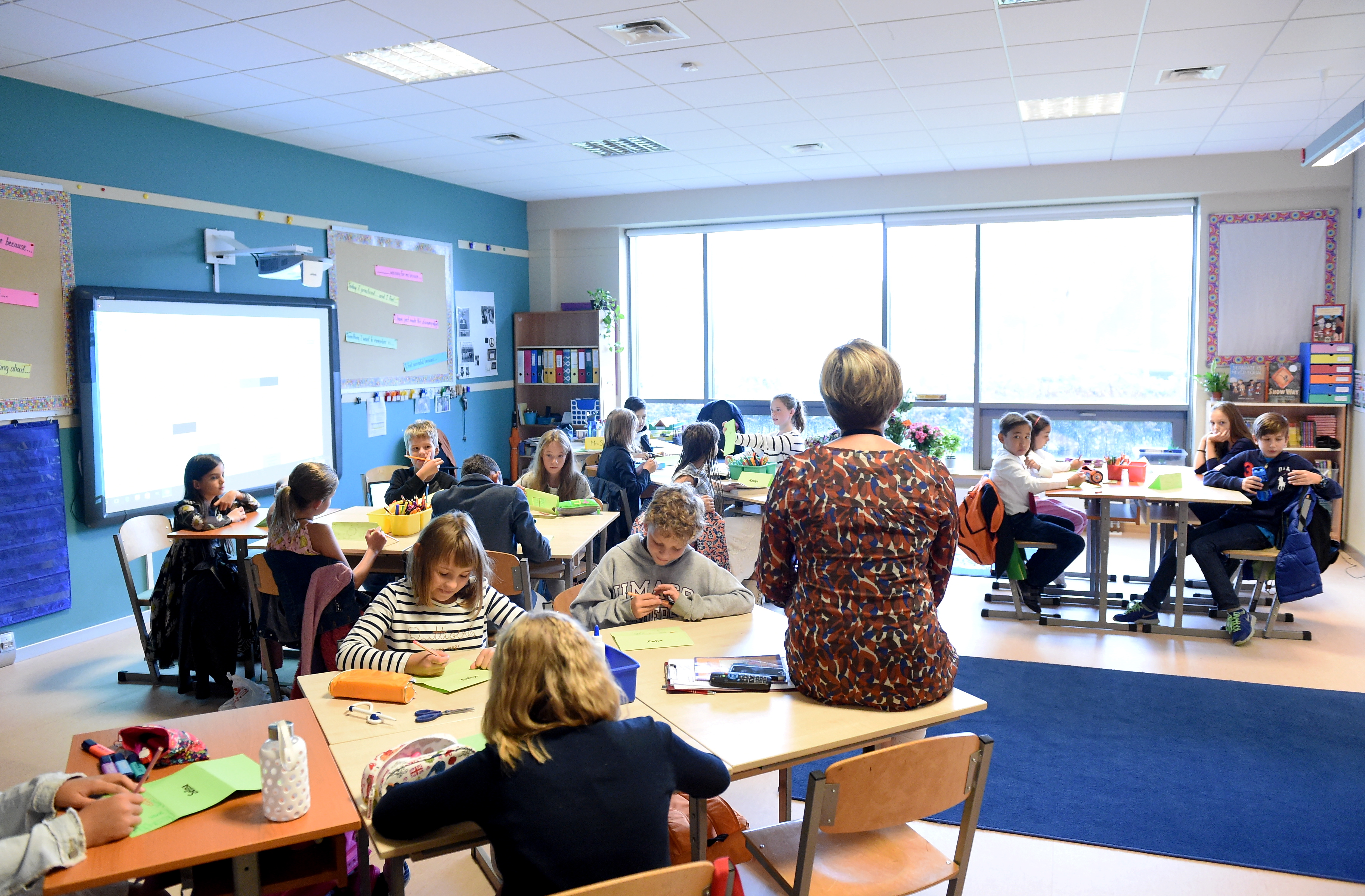 Jauno pedagogu darba algu modeli cer pabeigt līdz aprīlim Jauno pedagogu darba algu modeli cer pabeigt līdz aprīlim