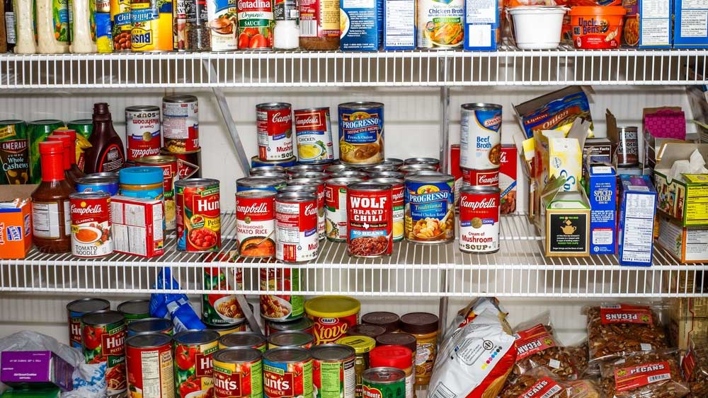 Сколько жителей начали делать продуктовые запасы?